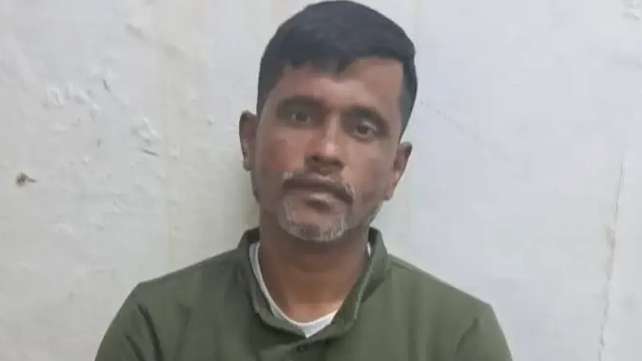 বাবার নাম পরিবর্তন করেও রক্ষা পেলেন না ডালিম